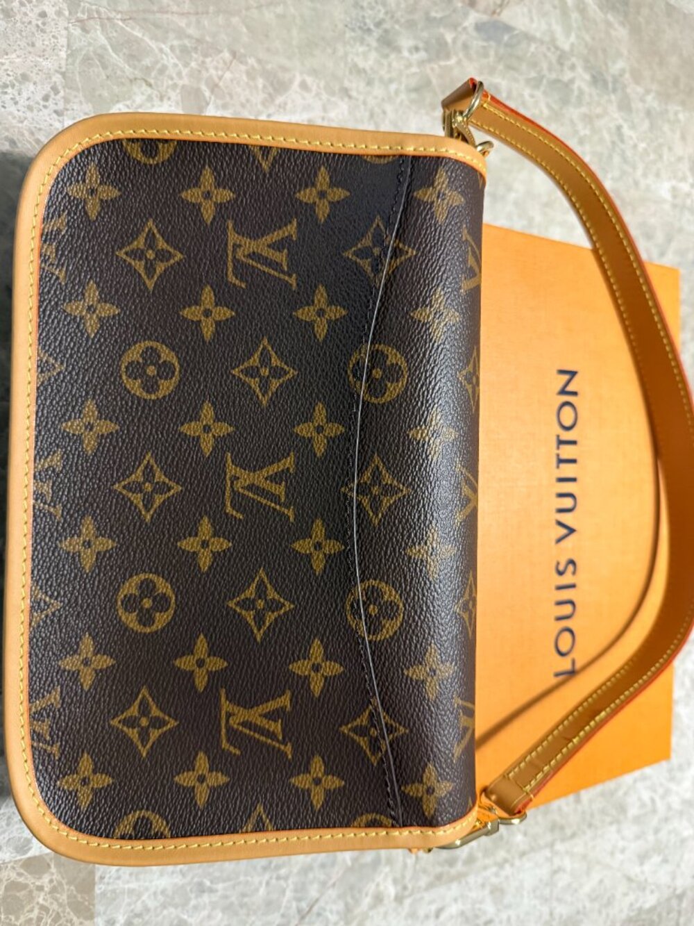 STUNNING Shoulder Bag with Real Leather! Brand New! Tiny Interior Defect! AS-IS! - Picture 6 of 8